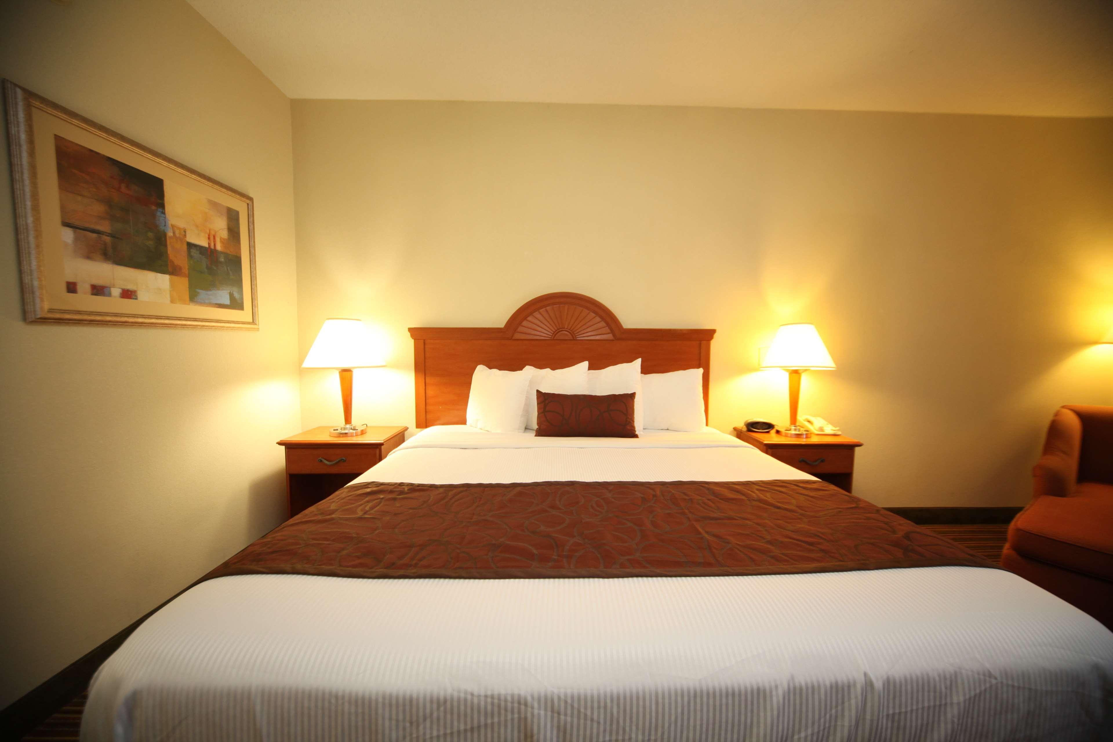Best Western Plus Edison Inn Garner Extérieur photo